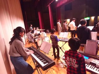 320_1159512_0iHoTjtL_Zrcpnigh7h